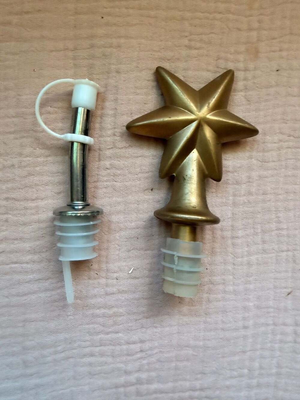 Gold Star Bottle Stopper and Pourer Bar Set